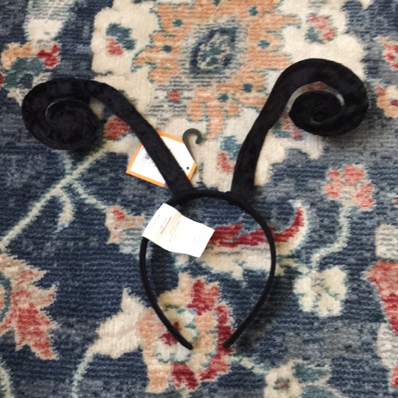 Kelle Bumble Bee Costume and Antenas - Picture 9 of 11